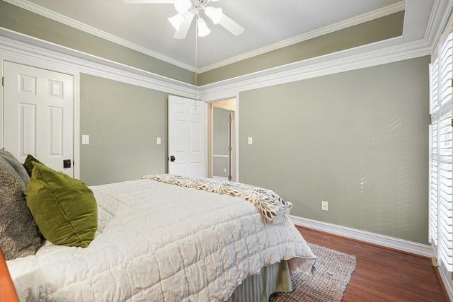 1604 Greenview Court, Woodstock, GA 30189