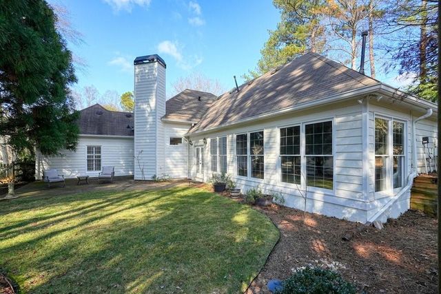 1604 Greenview Court, Woodstock, GA 30189