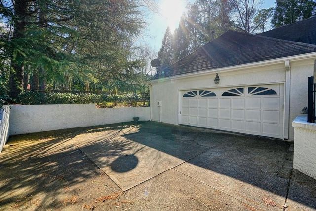 1604 Greenview Court, Woodstock, GA 30189