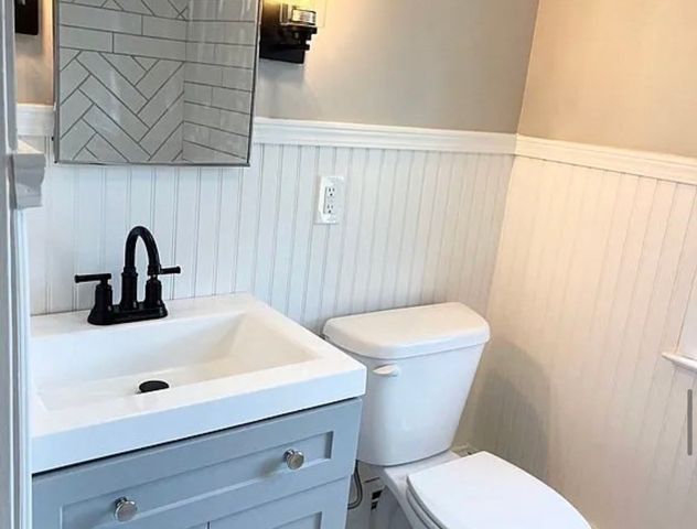 727 Newbury St, Springfield, MA 01104