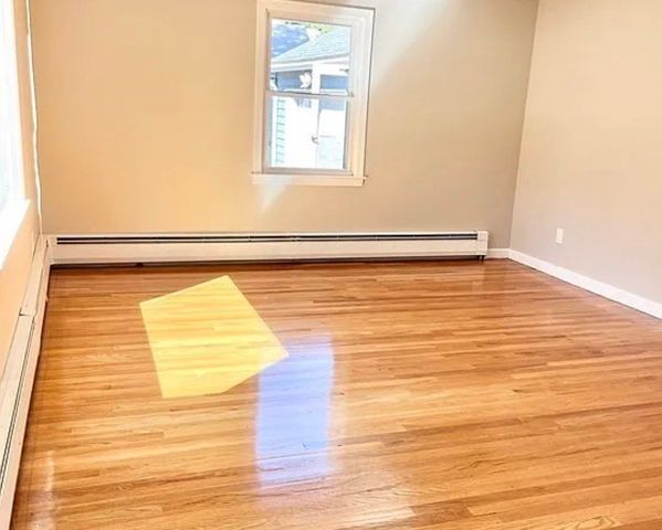 727 Newbury St, Springfield, MA 01104