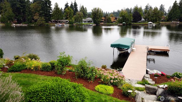 7240 Holmes Island Road SE, Lacey, WA 98503