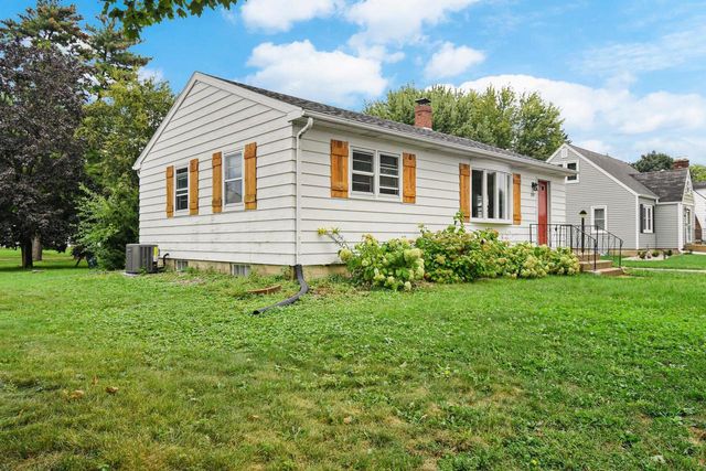 309 4th Street, Waunakee, WI 53597