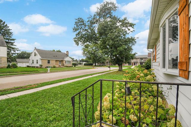 309 4th Street, Waunakee, WI 53597
