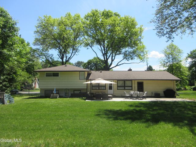 14 Rosemere Road, Ballston, NY 12019