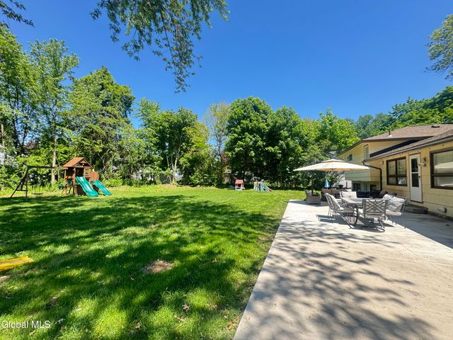 14 Rosemere Road, Ballston, NY 12019