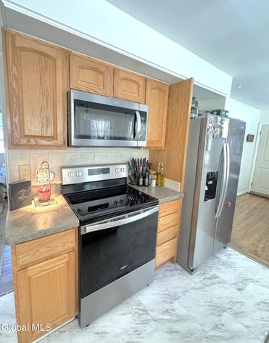 14 Rosemere Road, Ballston, NY 12019