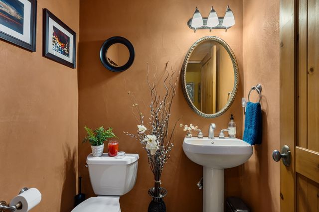 9 W Alary Lane, Corrales, NM 87048