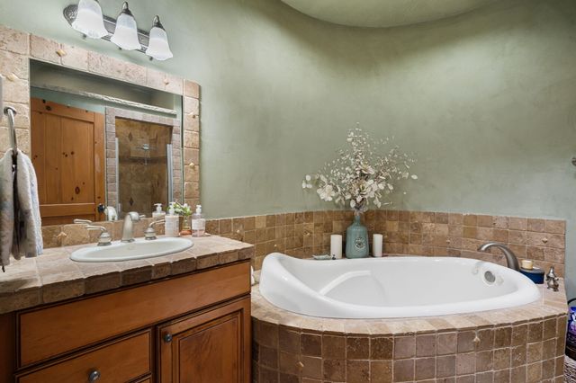 9 W Alary Lane, Corrales, NM 87048