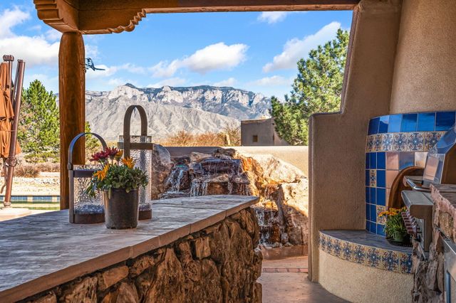 9 W Alary Lane, Corrales, NM 87048