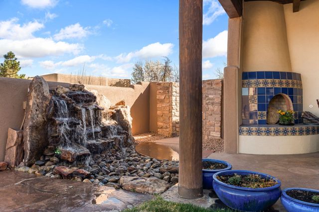 9 W Alary Lane, Corrales, NM 87048