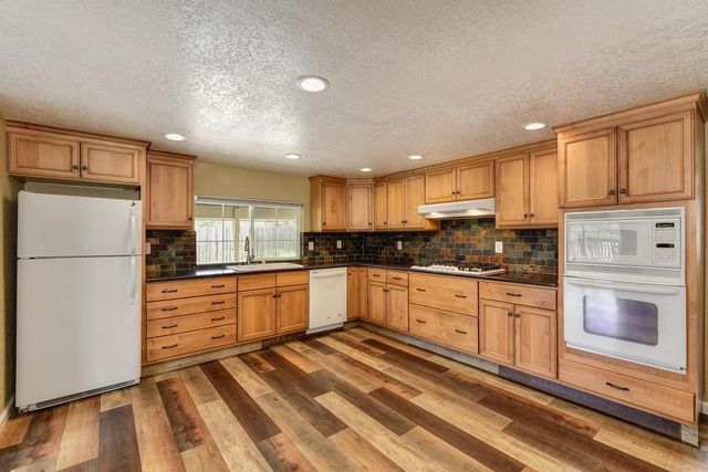 4524 Salmon Falls Rd, Pilot Hill, CA 95664