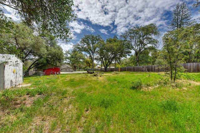 4524 Salmon Falls Rd, Pilot Hill, CA 95664