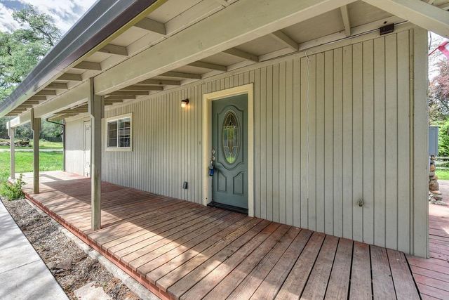 4524 Salmon Falls Rd, Pilot Hill, CA 95664