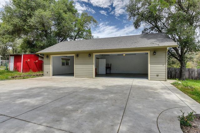 4524 Salmon Falls Rd, Pilot Hill, CA 95664