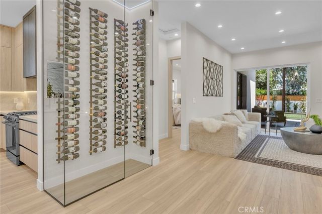 4948 Denny Avenue, North Hollywood, CA 91601
