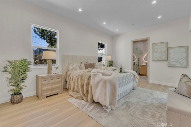 4948 Denny Avenue, North Hollywood, CA 91601