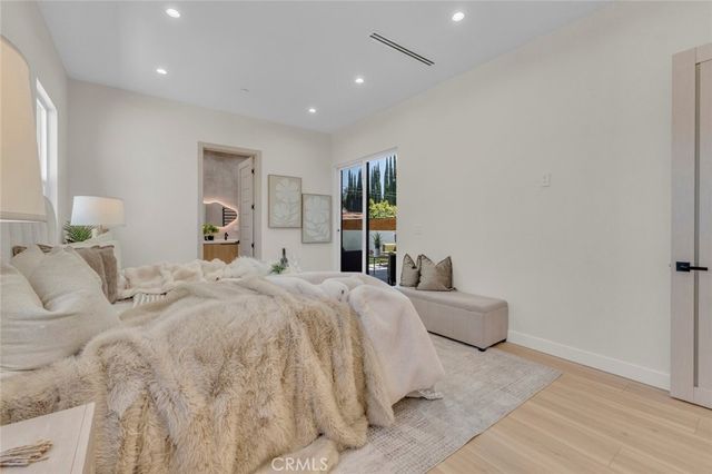 4948 Denny Avenue, North Hollywood, CA 91601