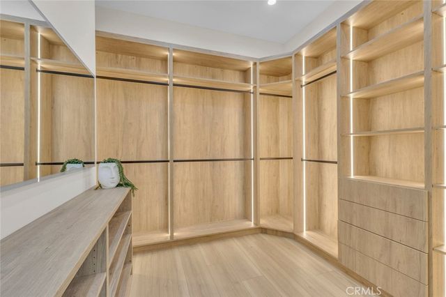 4948 Denny Avenue, North Hollywood, CA 91601