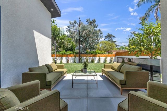 4948 Denny Avenue, North Hollywood, CA 91601