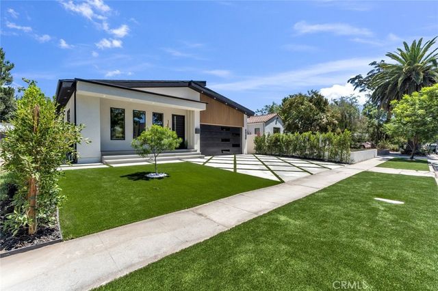 4948 Denny Avenue, North Hollywood, CA 91601