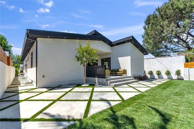 4948 Denny Avenue, North Hollywood, CA 91601