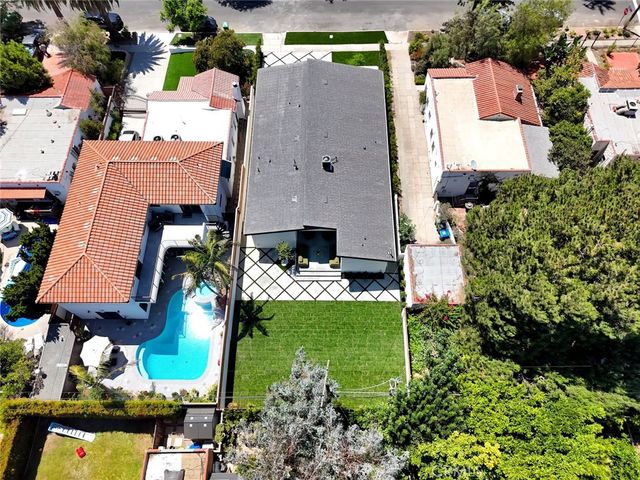 4948 Denny Avenue, North Hollywood, CA 91601