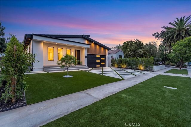 4948 Denny Avenue, North Hollywood, CA 91601