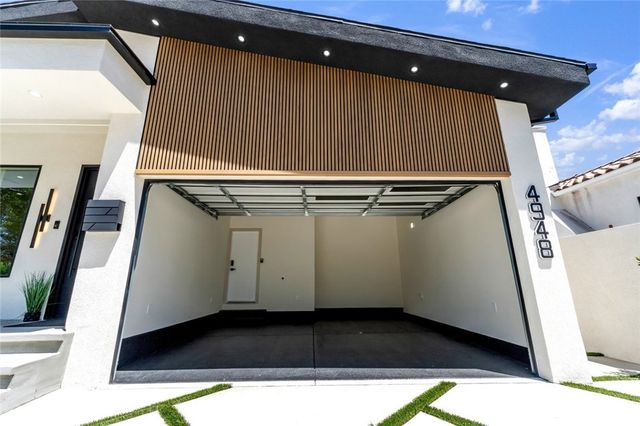 4948 Denny Avenue, North Hollywood, CA 91601