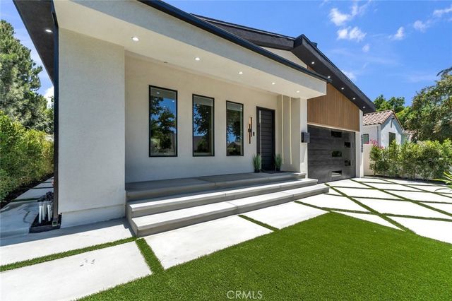 4948 Denny Avenue, North Hollywood, CA 91601