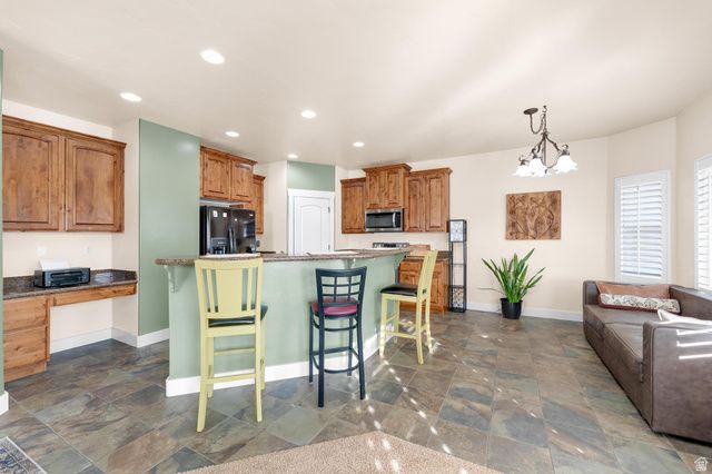 1842 E ROUEN CIR, Holladay, UT 84117