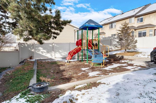 1842 E ROUEN CIR, Holladay, UT 84117