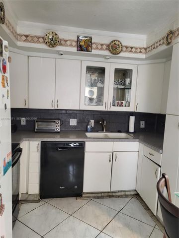 2050 Newcastle C 2050, Boca Raton, FL 33434