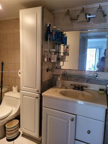 2050 Newcastle C 2050, Boca Raton, FL 33434