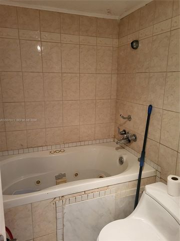 2050 Newcastle C 2050, Boca Raton, FL 33434