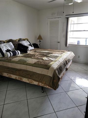 2050 Newcastle C 2050, Boca Raton, FL 33434