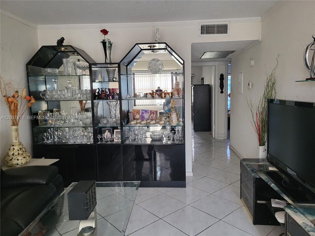 2050 Newcastle C 2050, Boca Raton, FL 33434