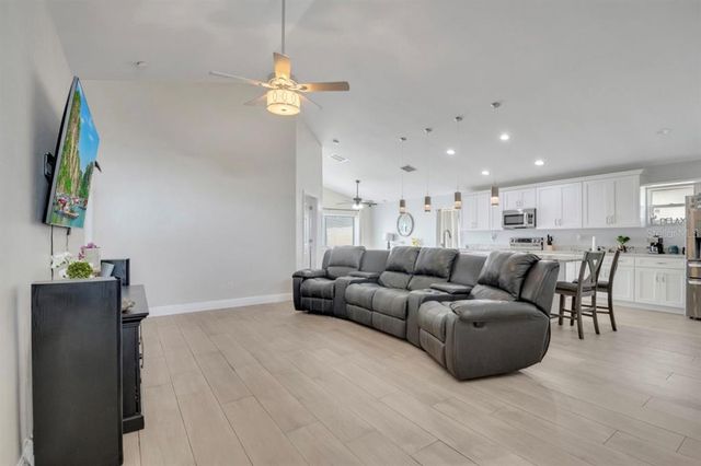 134 SOMERSET DRIVE, Davenport, FL 33897