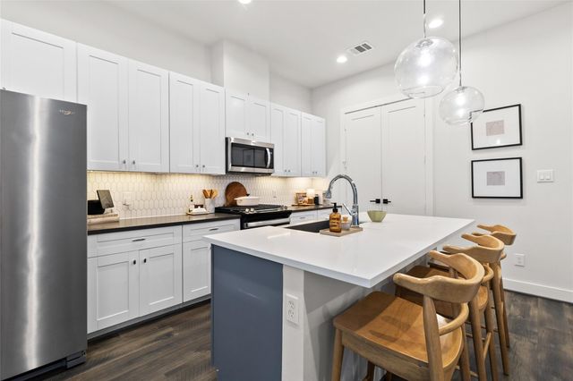 5708 White Magnolia Street, Houston, TX 77091