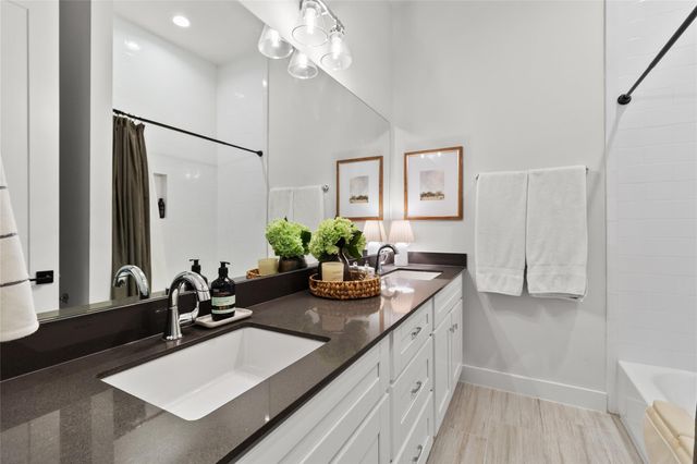 5708 White Magnolia Street, Houston, TX 77091