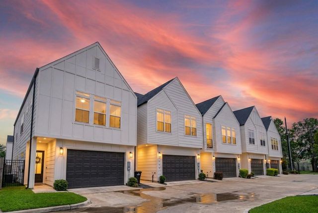 5708 White Magnolia Street, Houston, TX 77091