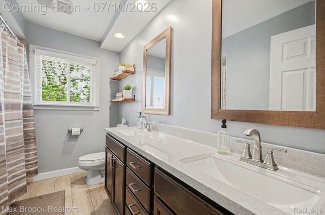 27720 Jefferson Avenue, St. Clair Shores, MI 48081