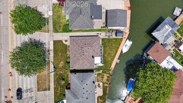 27720 Jefferson Avenue, St. Clair Shores, MI 48081