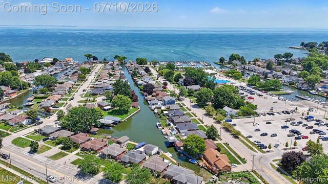 27720 Jefferson Avenue, St. Clair Shores, MI 48081
