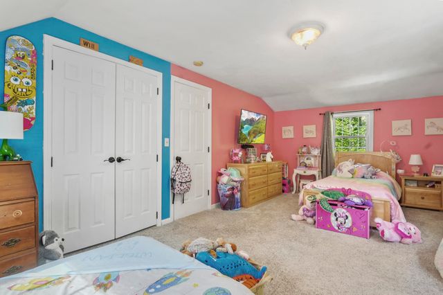 32 Oakwood Road, Farmington, NH 03835