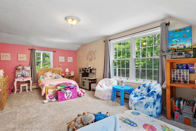 32 Oakwood Road, Farmington, NH 03835