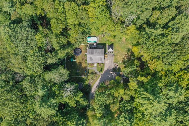 32 Oakwood Road, Farmington, NH 03835