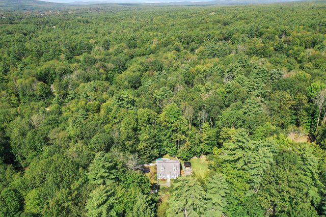 32 Oakwood Road, Farmington, NH 03835