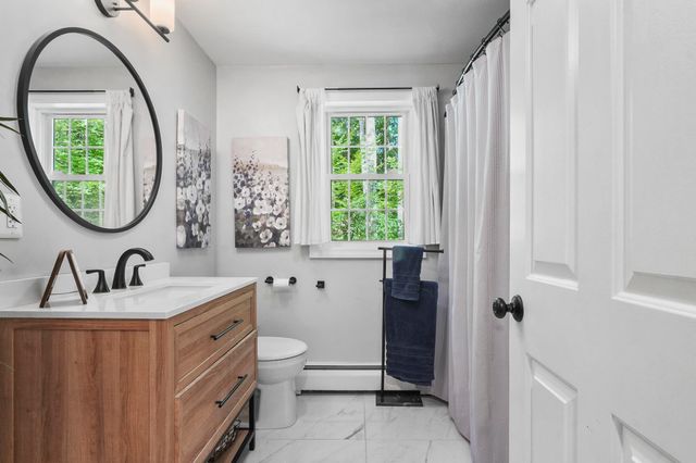 32 Oakwood Road, Farmington, NH 03835
