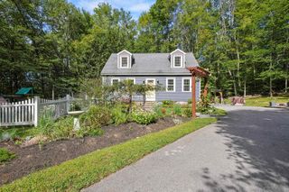 32 Oakwood Road, Farmington, NH 03835